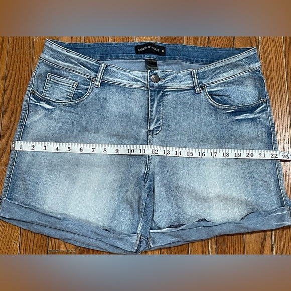Fashion to Figure Light Blue Denim Jeans - Picture 6 of 7
